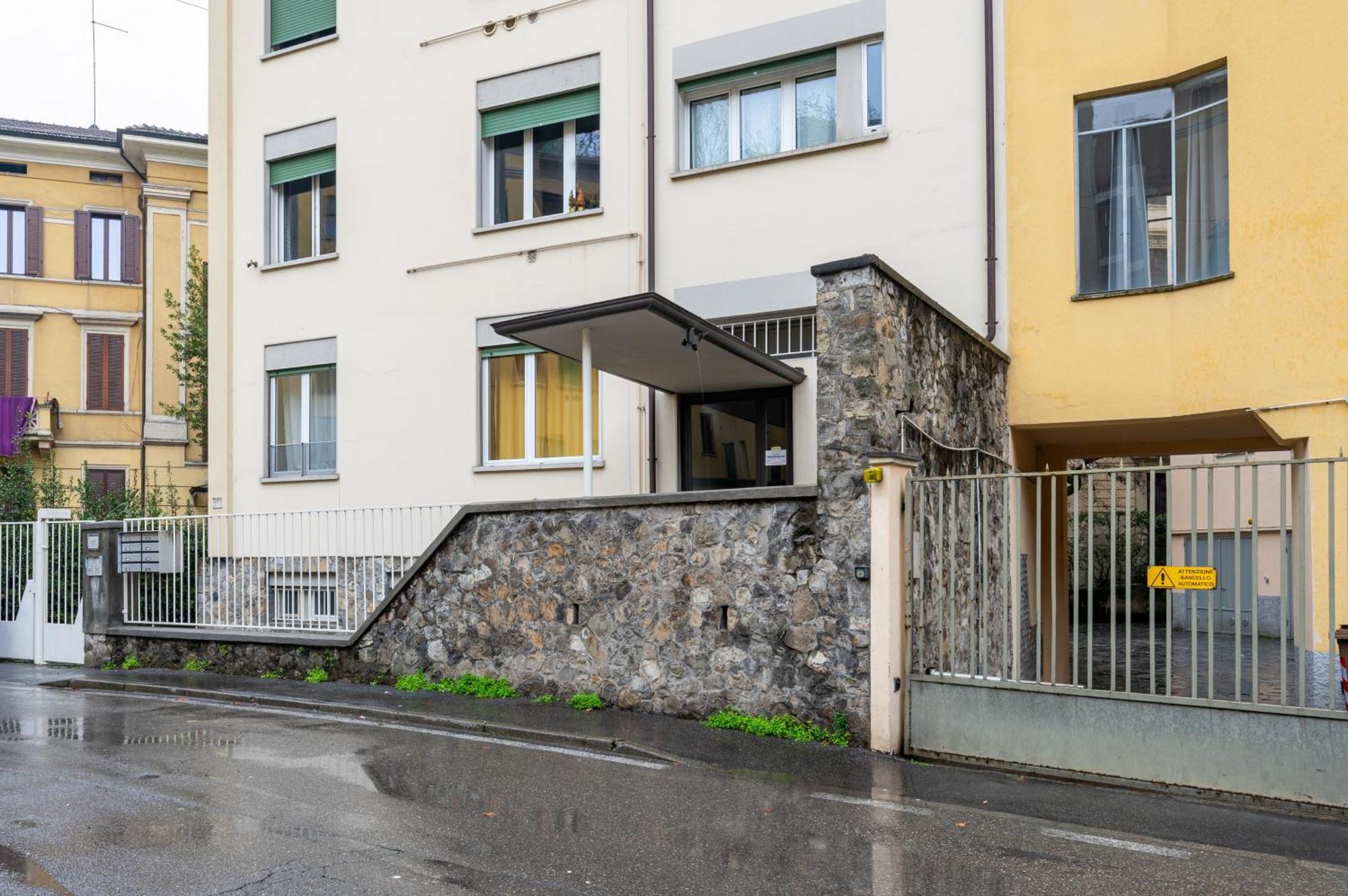 Parma Centro-Stazione Express Apartment Buitenkant foto